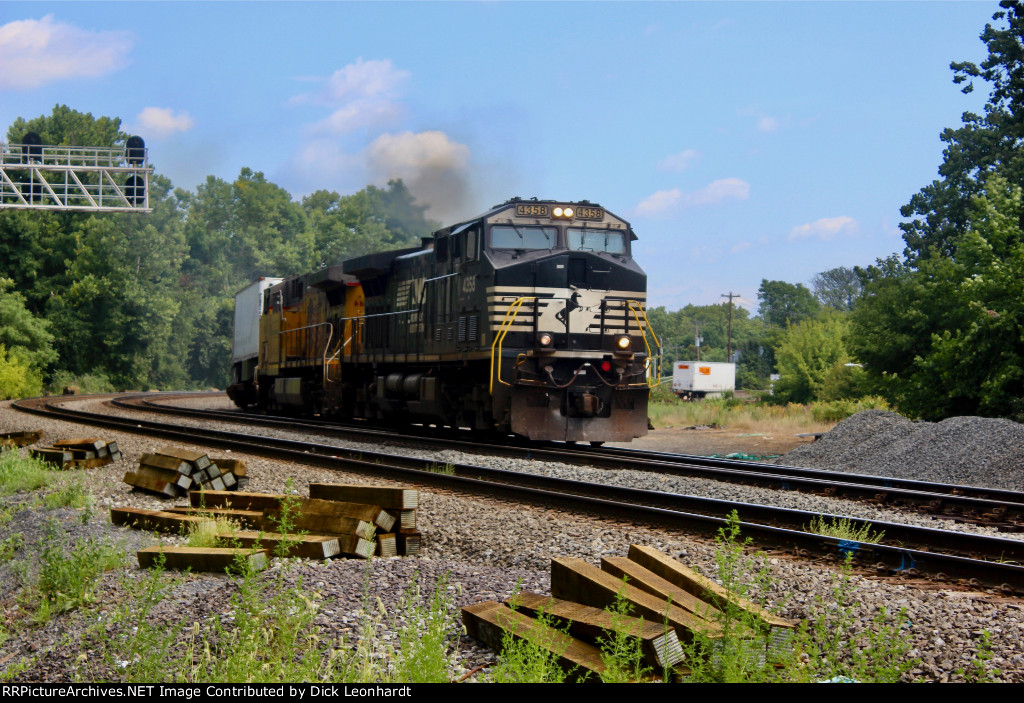 NS 4358 and UP 6613